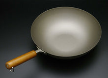 Load image into Gallery viewer, Pure Titanium Chinese Beijing wok wood handle Amazing Lightness Japan