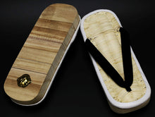 Load image into Gallery viewer, Flexible Geta Clogs Mechanism to fit Sole Flexibly at Walking Made in Japan