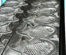 Load image into Gallery viewer, Genuine Professional Use Taiyaki Maker Baker Propane actually shop Made In Japan