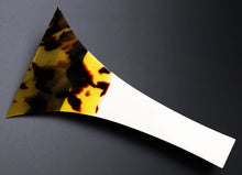Load image into Gallery viewer, NEW Faux-Bekko Bachi Plectrum Pick Tsugaru Shamisen