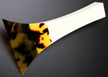 Load image into Gallery viewer, NEW Faux-Bekko Bachi Plectrum Pick Tsugaru Shamisen