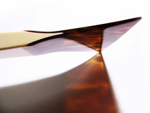 Load image into Gallery viewer, NEW Faux-Bekko Bachi Plectrum Pick Tsugaru Shamisen