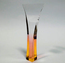 Load image into Gallery viewer, Crystal Clear Acrylic Tsugaru Shamisen Bachi Plectrum Pick
