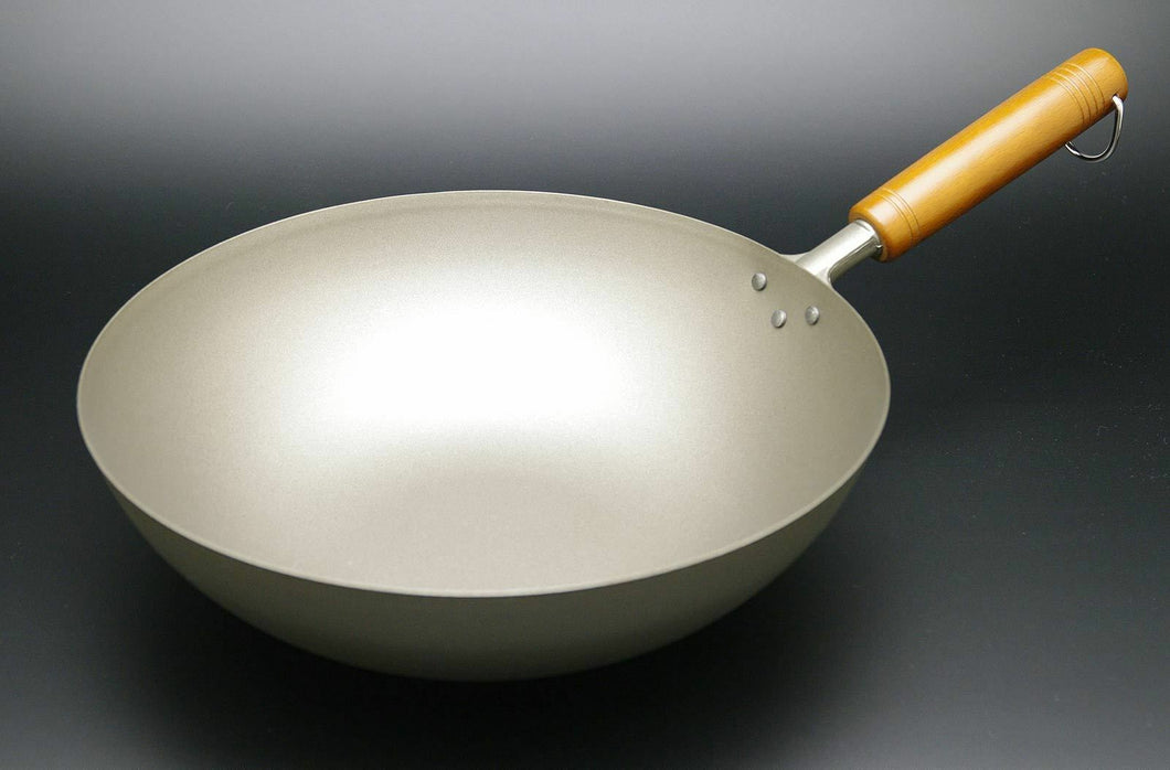 Pure Titanium Frying pan with wooden handle Amazing Lightweight! Made in  Japan